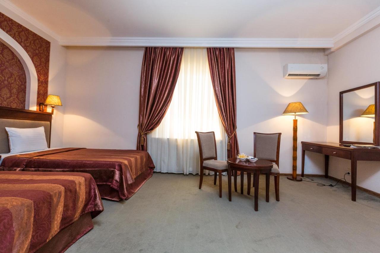 Avicenna Hotel Buhara Exterior foto
